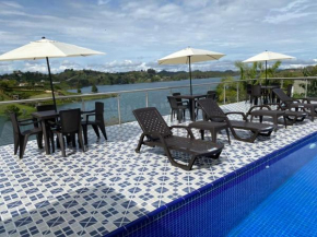 Finca en GUATAPE con Jacuzzi y piscina con Vista a la represa